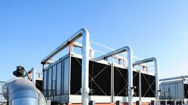 Moderne Kühlanlagen auf einem Industriegebäude Eine Industrie Klima- und Lüftungsanlage